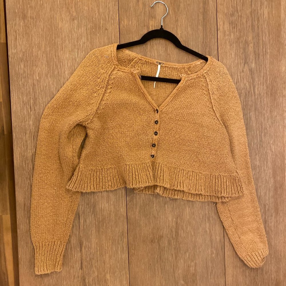 Freepeople Yellow button crop sweater